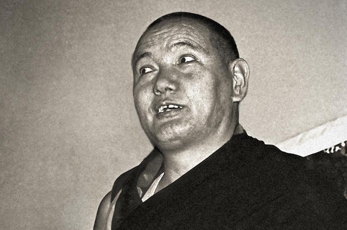 Lama Yeshe teaching at Kensington Town Hall, England, 1975. (Photo by Dennis Heslop)