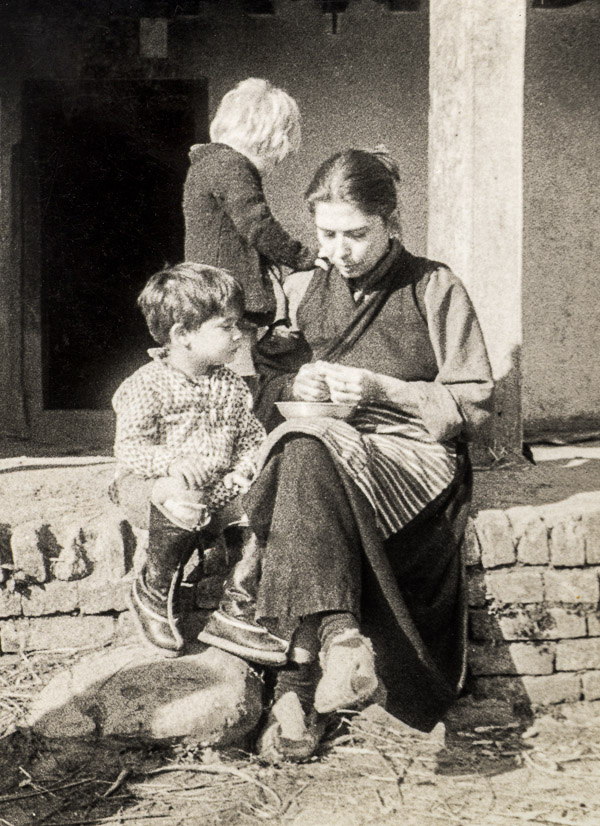 Olivia, Michael and Rhea, Kopan, 1970