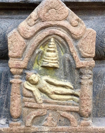 Buddha passing away, Mahabodhi Stupa, Bodhgaya. (Photo Ven Sarah Thresher)