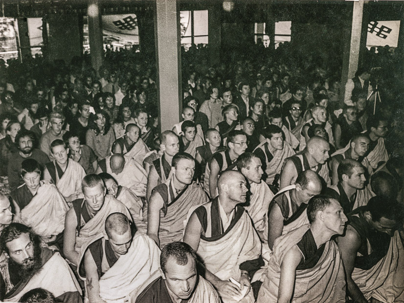 International Mahayana Institute monks and nuns and lay FPMT students at the Tsuglhakhang (main temple) of H.H. 14th Dalai Lama in Dharamsala for Mahamudra teachings, March 1982. Wendy King (donor)